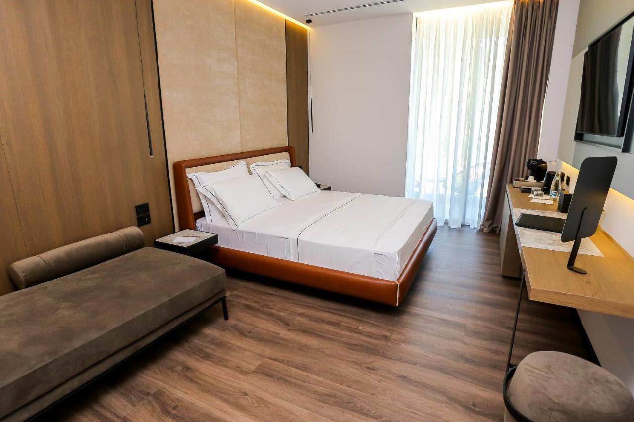 Nassau Hotel เดอร์มี ภายนอก รูปภาพ