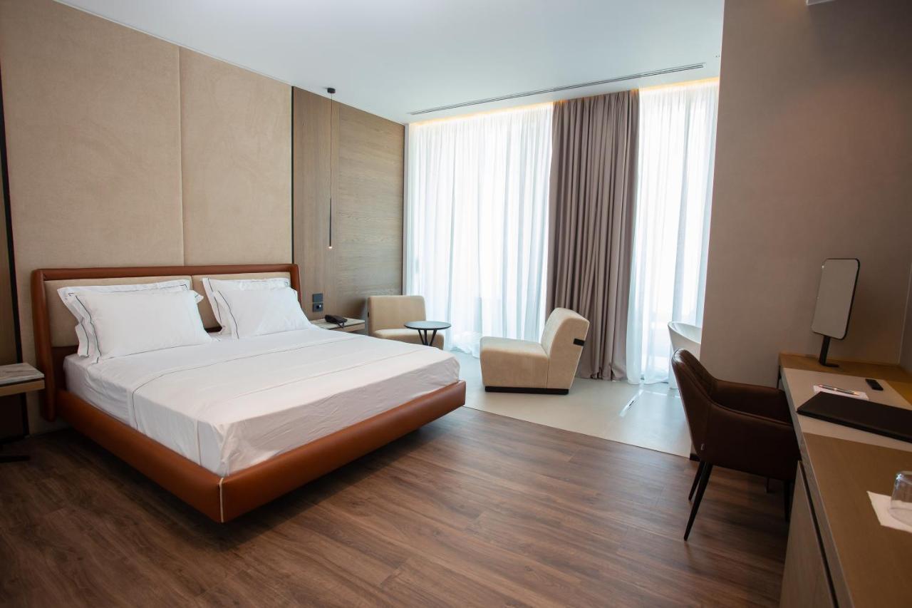 Nassau Hotel เดอร์มี ภายนอก รูปภาพ