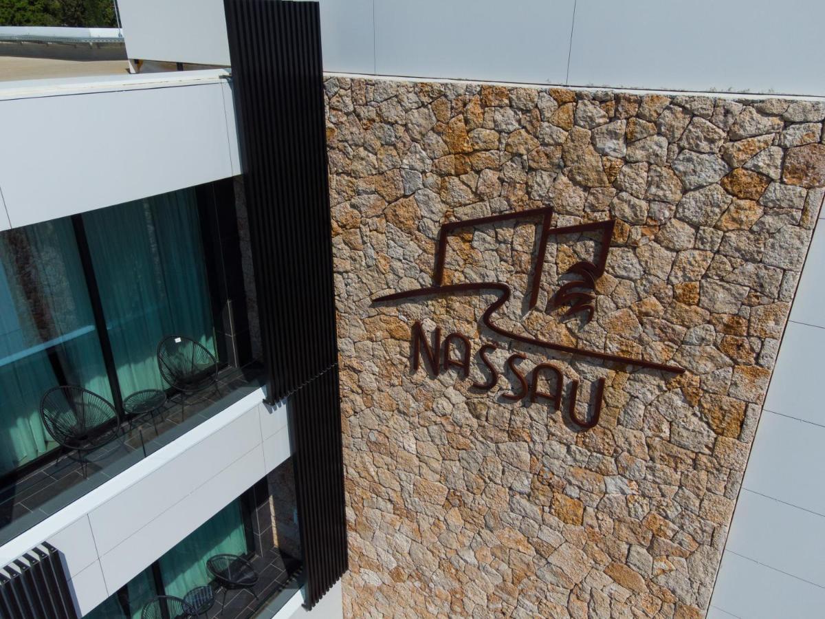 Nassau Hotel เดอร์มี ภายนอก รูปภาพ